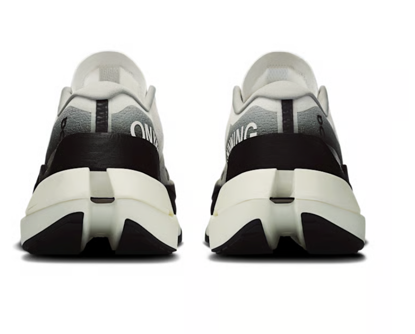 Chaussures de running On Cloudboom Max