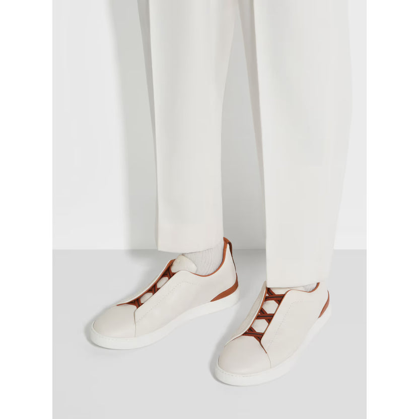 Espadrilles Triple Stitch blanc camel — Vue en angle